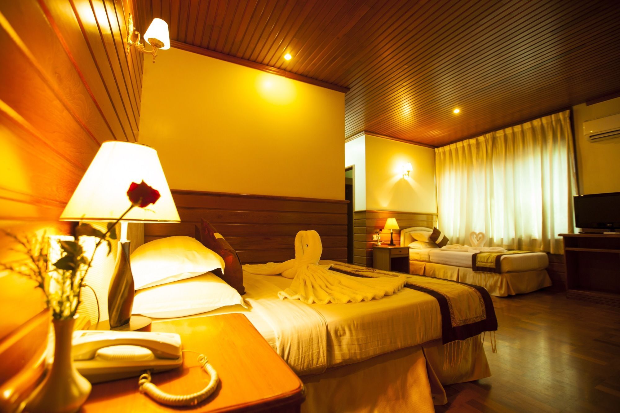 Hotel Queen Mandalay Eksteriør bilde