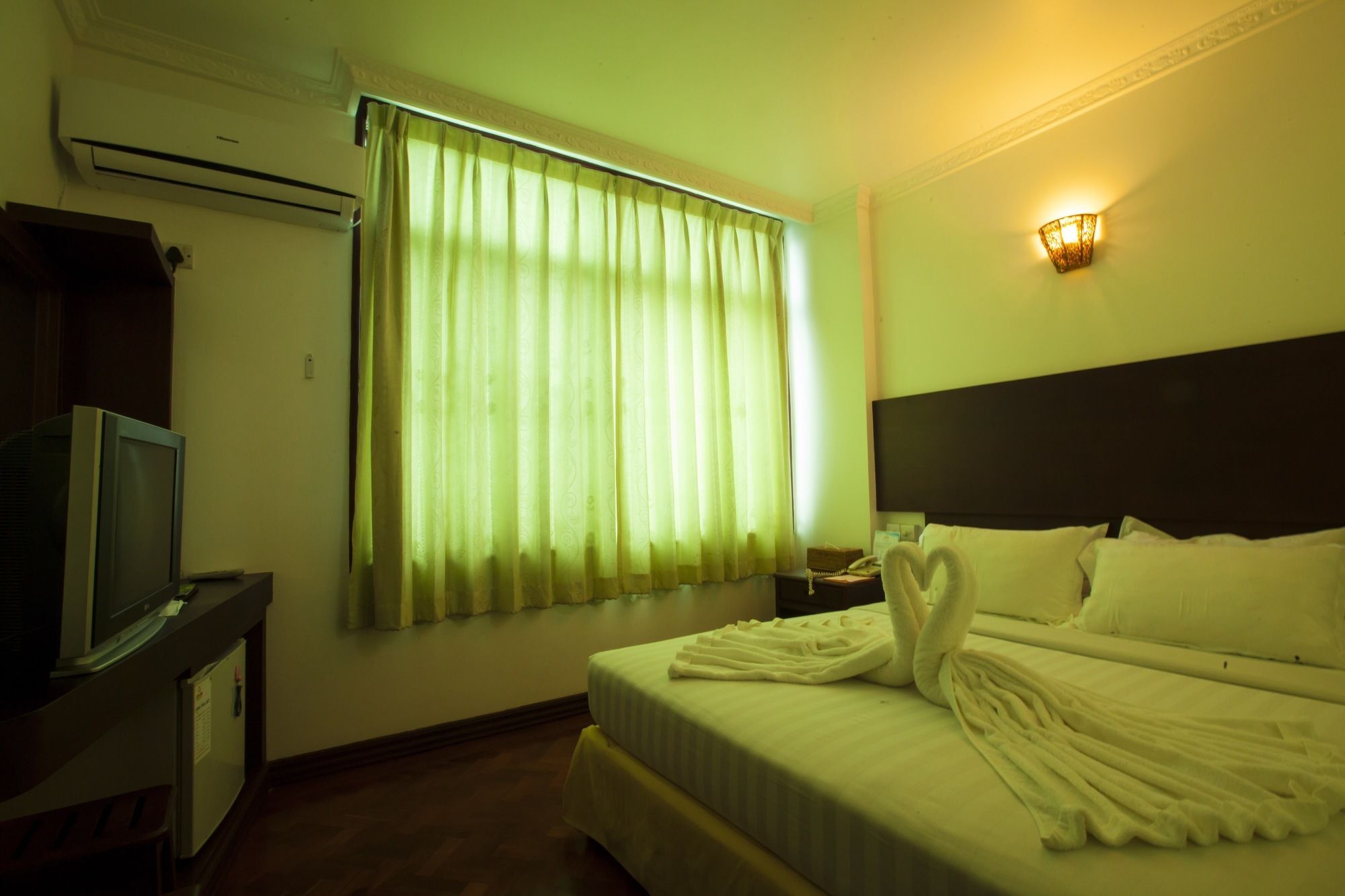 Hotel Queen Mandalay Eksteriør bilde
